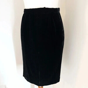 Vintage 90s Valentino velvet pencil skirt black classic luxury party fall goth